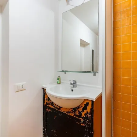 The Artistic Retreat Apartment *