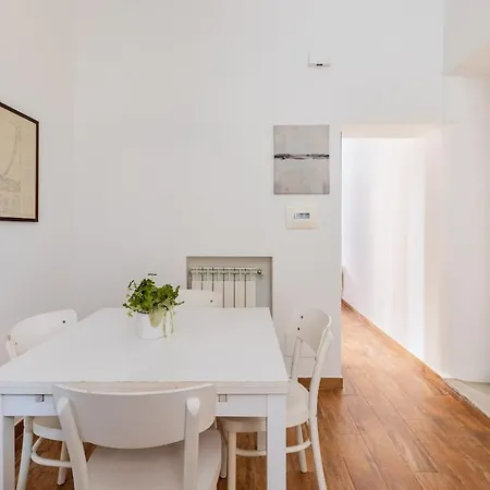 Apartment The Artistic Retreat Rome